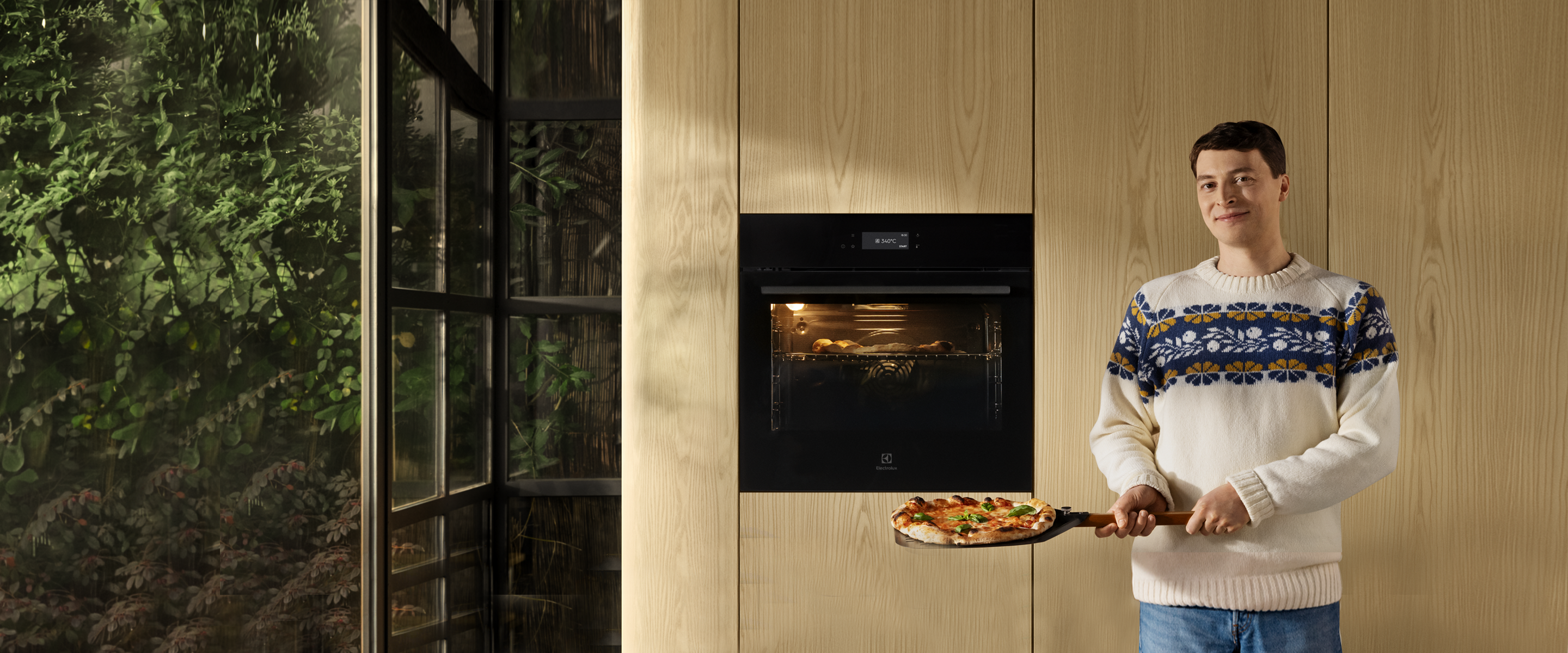 Four 700 MealAssist avec fonction PizzaExpert