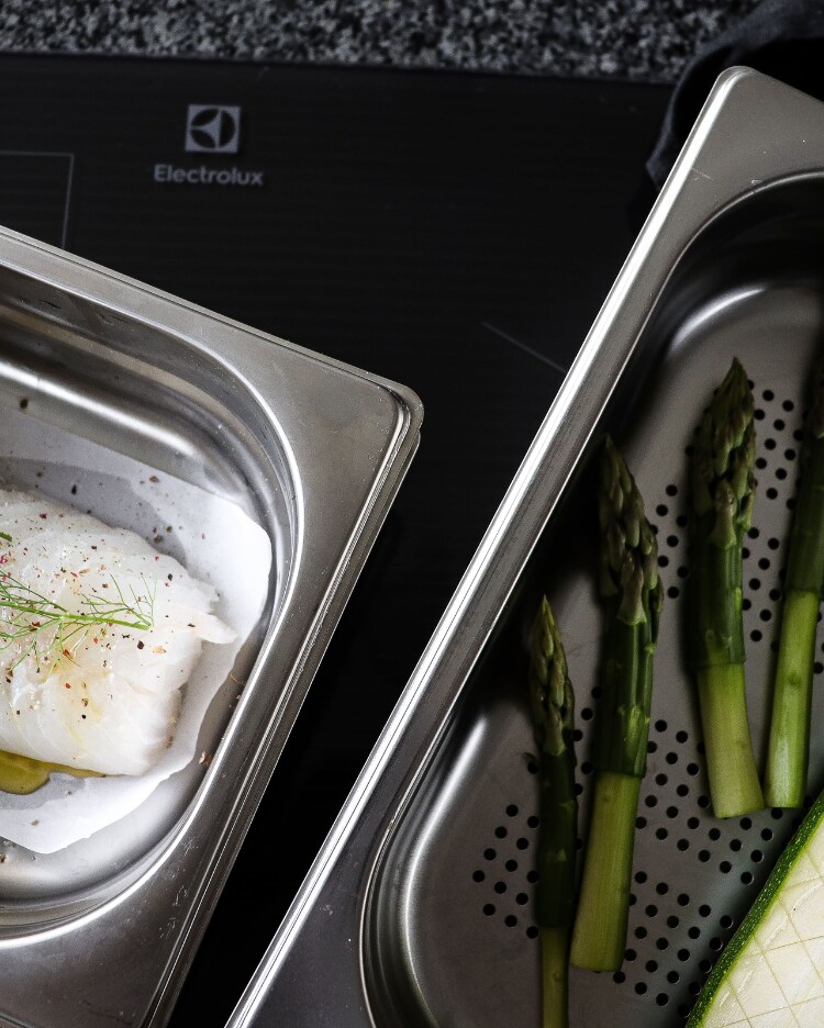 Recette dos de cabillaud, asperges et courgettes, vierge fenouil et piquillos  