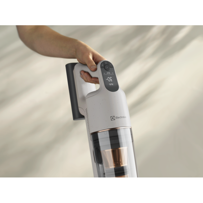  Improved pistol grip is intuitively designed for precise control