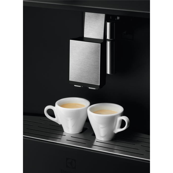 Electrolux - Machine à café compacte - EBC85X