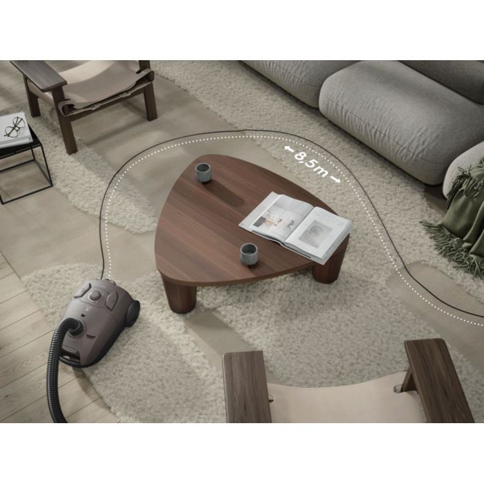 Clean without interruptions. The 8.5m cleaning radius gives you plenty of reach without changing the power outlet.