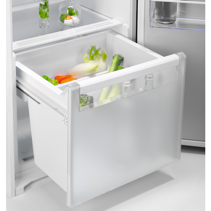 Electrolux - réfrigérateur encastrable - ERD6DE18S