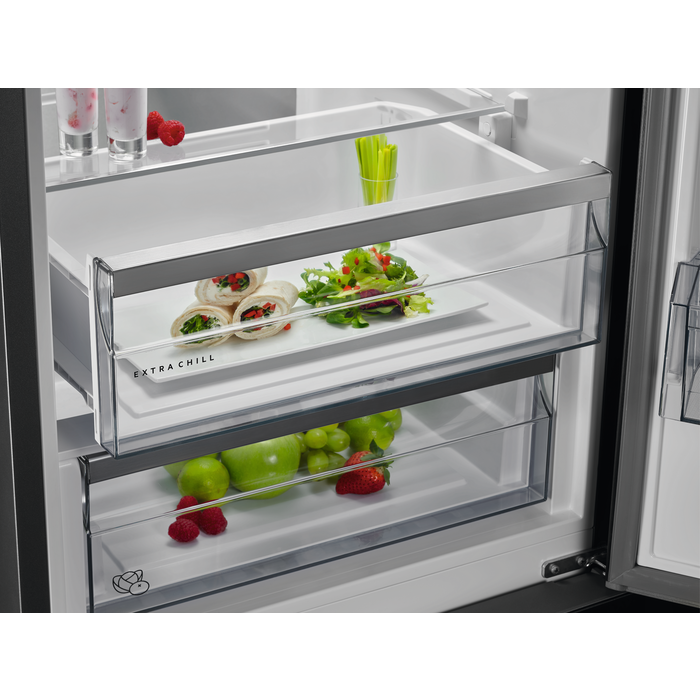 Electrolux - Réfrigérateur/congélateur combiné pose libre - LNC7ME32X4