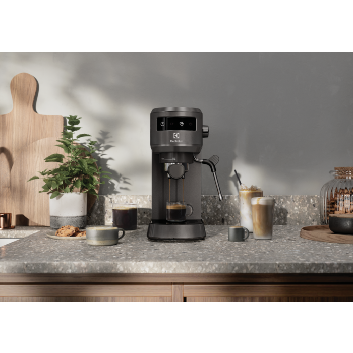 Electrolux - Cafetière filtre - E6EC1-6BST