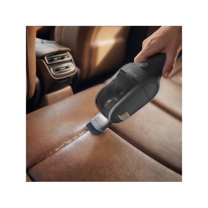 The small dusting brush gently cleans uneven or delicate surfaces, such as crevices in cars.