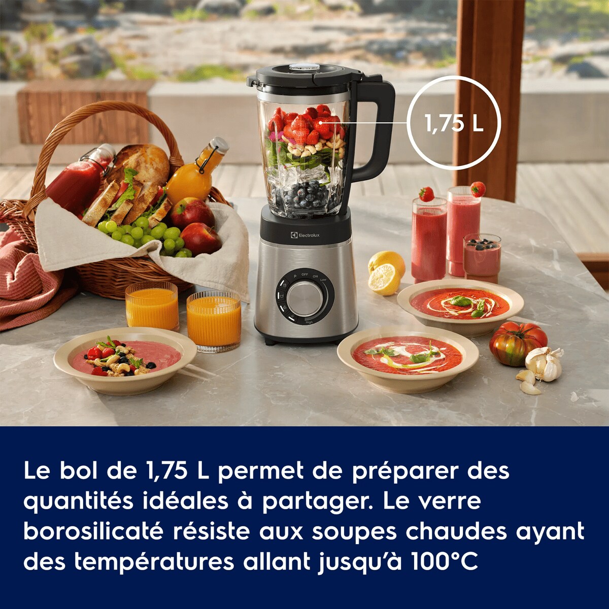 Le bol de 1,75 L permet de préparer des quantités idéales à partager. Le verre borosilicaté résiste aux soupes chaudes jusqu’à 100 °C.
      1,75 L
