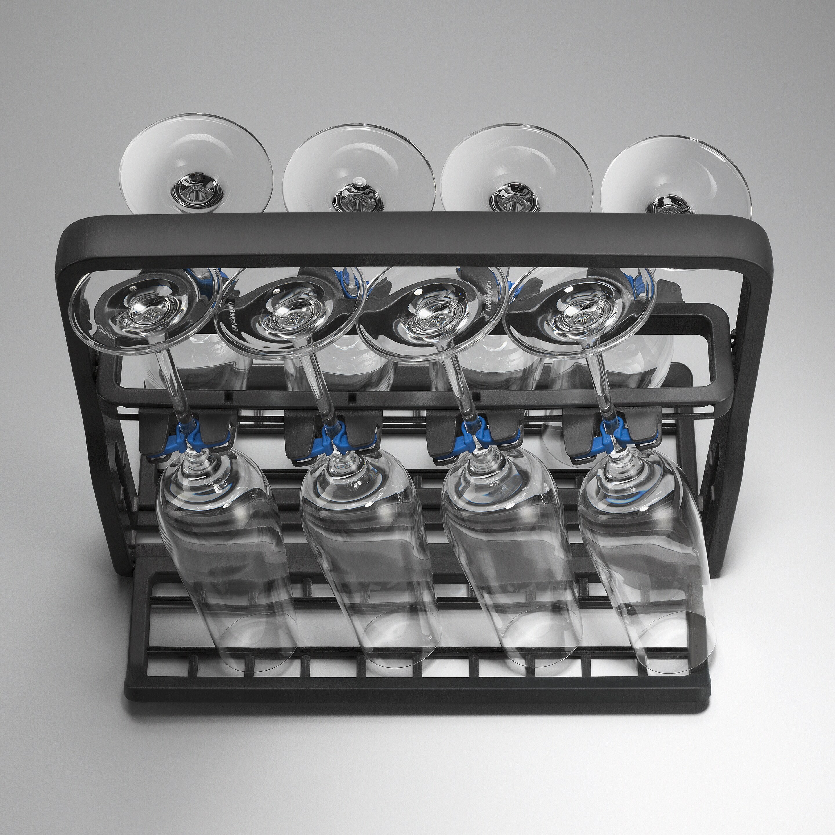 Panier à verres Electrolux chargé de flûtes