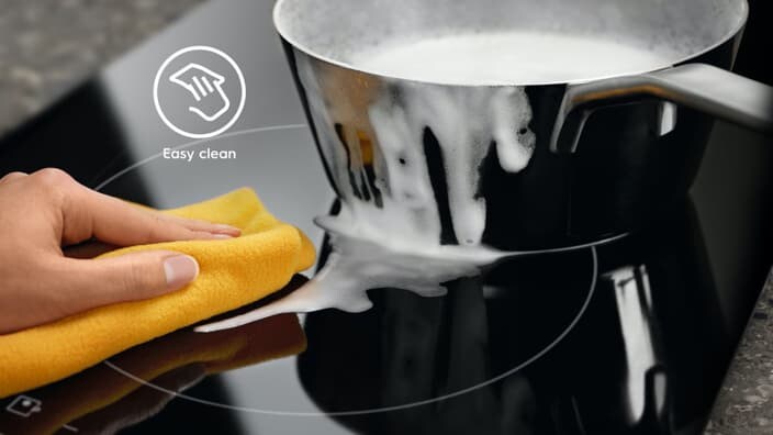 Plaque de cuisson avec surface lisse facile à nettoyer