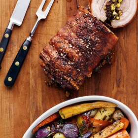 Porc doré accompagné de ses légumes d'hiver rôtis 