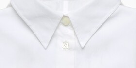 Une chemise blanche impeccable