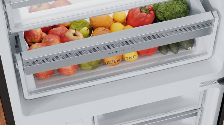 Fruits et légumes dans un réfrigérateur