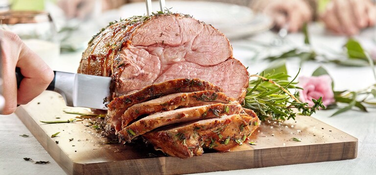 Rôti d’agneau au romarin et au thym