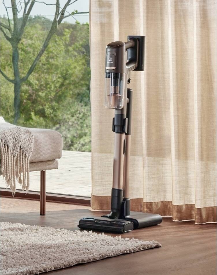 Aspirateur sans fil 800 dans le salon