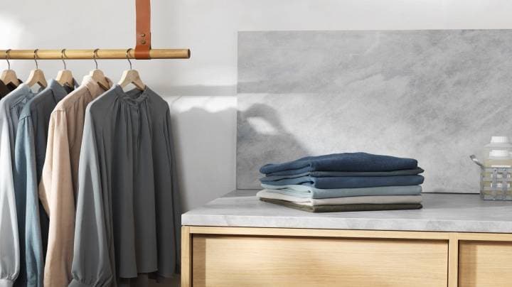 Vêtements pliés et vêtements suspendus