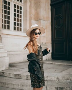 Elodie In Paris